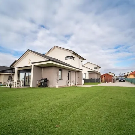 Abg House דירה Ecser